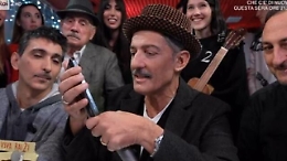 Fiorello fa ascoltare il brano di Giorgia per Sanremo e Amadeus la squalifica, ma è tutto uno scherzo