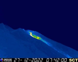 Stromboli, riprende l'eruzione: trabocco lavico dal cratere nord