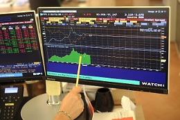 Spread: resta violenta tensione su bond europei, Btp al 4,6%