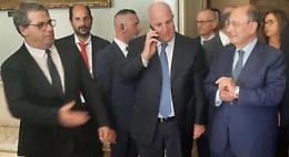 Schifani e la conferenza di fine anno: «Auguri con Miccichè? No, li ho scambiati con Berlusconi»