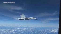 Usa, aereo americano affiancato da jet cinese: sfiorata collisione