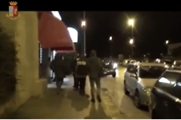 Ragusa: neonato abbandonato in un cassonetto, ora la madre naturale lo rivuole