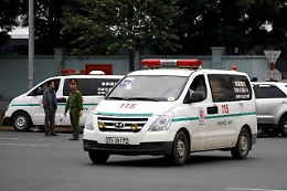 Vietnam: bimbo in un pozzo di 35 metri, lotta contro il tempo