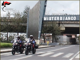 Beccato mentre ruba ponteggi a Misterbianco