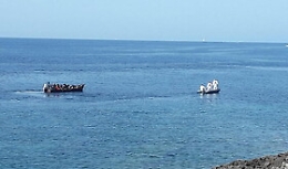 Naufragio al largo di Lampedusa: morti un bimbo e un adulto