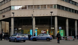 Operaio cade dal secondo piano di una banca a Palermo e muore