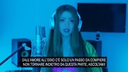 Shakira e la canzone contro Piquè: «Hai scambiato una Ferrari con una Twingo»