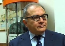 Il procuratore de Lucia: "Boss indisturbati con gli smartphone dalle celle in una mafia sempre pi&ugrave; tecnologica"