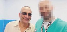 Messina Denaro, il selfie del boss con un infermiere della clinica fa discutere