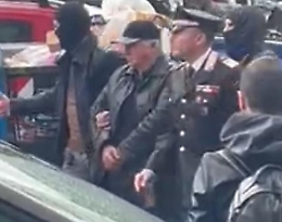 Matteo Messina Denaro, l'arrivo dei Ros, la resa del boss e la frase al suo autista: «E' finita»