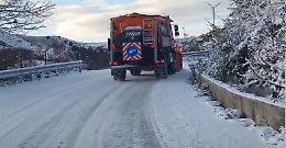 Mezzi spazzaneve nelle strade dei Comuni dei Nebrodi