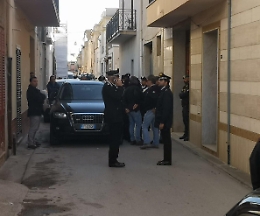 Messina Denaro, nel covo anche biglietti aerei e una biografia di Putin