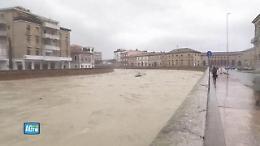 Senigallia, il Misa sale oltre i 3 metri: è allarme per la piena in centro città