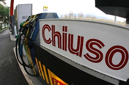 Benzina, distributori: "Da domani sciopero. Occorre ristabilire verità"