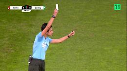 Cartellino bianco in Portogallo: l'arbitro esalta il gesto di fairplay e il pubblico esulta