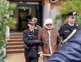 Messina Denaro, legale della clinica al boss: «Non guarirai, parla»