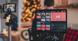 Singapore: 43enne sorda incassa oltre 200mila dollari in 3 mesi