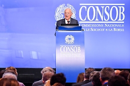 Consob: solo l'11% degli italiani investe in sostenibilità