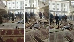 Pakistan: attentato kamikaze in una moschea di Peshawar, molti morti