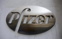 Pfizer: ricavi 2022 record oltre 100 miliardi dollari