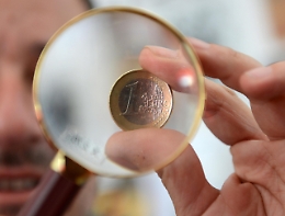 Cambi: euro a 1,0909 sul dollaro, su massimi 9 mesi