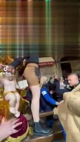 S. Agata, è polemica per la ragazza “cubista” sulla candelora: in arrivo una sanzione per la corporazione