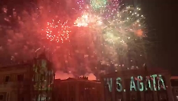 Sant'Agata, lo spettacolo dei fuochi illumina Piazza del Duomo e Catania
