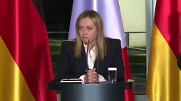 Meloni al giornalista: «Su Donzelli e Delmastro le rispondo domani»