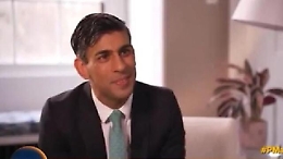 Il giornalista a Sunak: «Lei è ricco sfondato, vero?». L'imbarazzo del primo ministro britannico