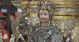 Catania riaccoglie Sant'Agata per il giro finale della Festa: strade e piazze gremite