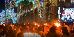Devozione, preghiere, ceri, freddo e botti: a Catania è la lunga notte di Sant'Agata