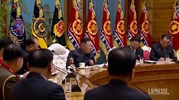 Corea del Nord, Kim Jong Un riappare in pubblico dopo oltre un mese: «Più esercitazioni per prepararsi alla guerra»
