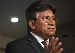Pakistan: in migliaia ai funerali dell'ex presidente Musharraf