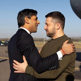 Zelensky arriva a Londra, domani atteso a Bruxelles