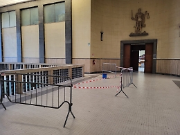 Maltempo a Catania, piove dentro il Tribunale e mareggiate a Riposto