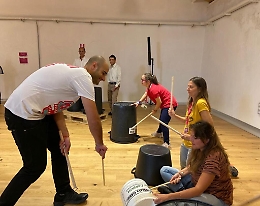 A Catania tutti uguali con il rimo di "Percustramba", fare musica per socializzare