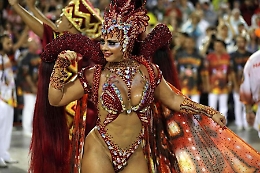 A Carnevale ogni scherzo vale? Viaggio nelle origini della festa più pazza che c'è