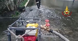 Alberi sradicati, strade e scantinati allagati: ecco cosa ha lasciato il medicane