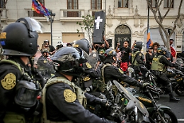 Perù: proteste, incidenti a Lima e 23 feriti a Juliaca