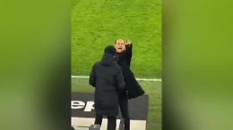 Allegri furioso contro il tifoso in tribuna, gli urla: &laquo;Stai zitto&raquo;