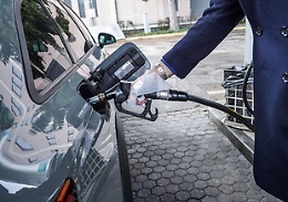 Dal 2035 in Europa stop alla vendita di auto a benzina o diesel