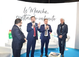 Bit: vicepresidente Salvini visita stand Regione Marche