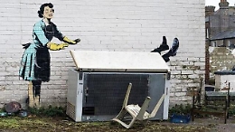 «Valentine's Day Mascara», l'opera di Banksy contro la violenza sulle donne