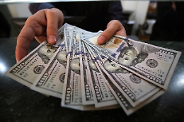 Cambi: euro parte debole a 1,071