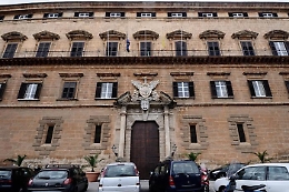 Reddito di cittadinanza, sit in a Palermo contro l'aumento degli stipendi dei deputati