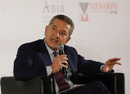 Bce: Panetta cita Battisti, non guidiamo a fari spenti