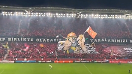 L'omaggio del Trabzonspor per le vittime del terremoto in Turchia