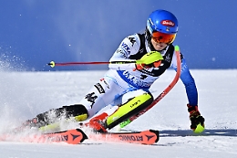 Mondiali sci: Shiffrin in testa nello slalom, azzurre indietro