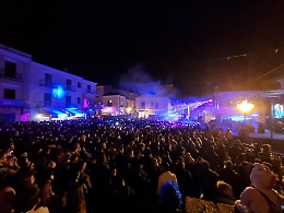 Sedicenne accoltellato durante il Carnevale di Ravanusa: ferito