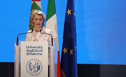 Von der Leyen a Palermo: «Sicilia al centro dell'Europa». E cita Goethe: «È la chiave di tutto»